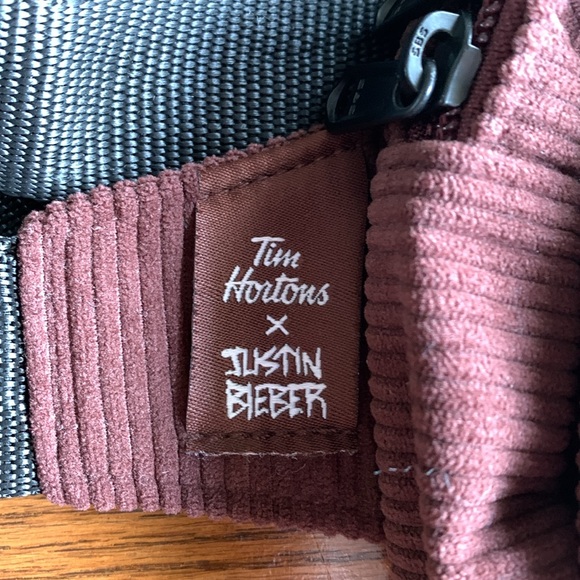 Justin Bieber x Tim Horton’s tim biebs brown corduroy collectible Fanny pack EUC - Picture 3 of 5
